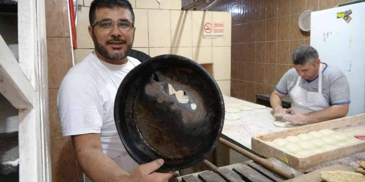 Yemek tavasını, fırın kapalı olunca enerji panosuna bıraktı, pano bomba gibi patladı