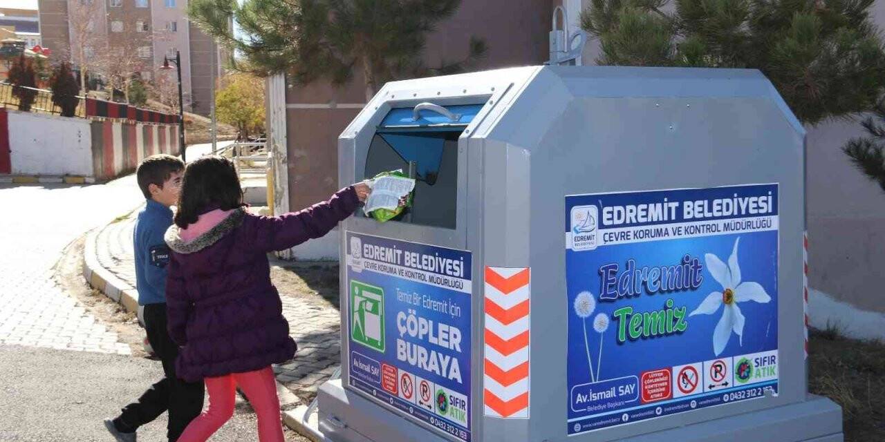 Edremit’te teknolojik çöp toplama sistemi hizmete girdi