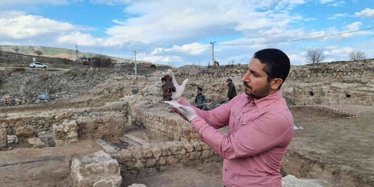 1800 yıllık demir maske Batı Karadeniz’de Roma döneminin ilk askeri üssünü ortaya çıkarttı