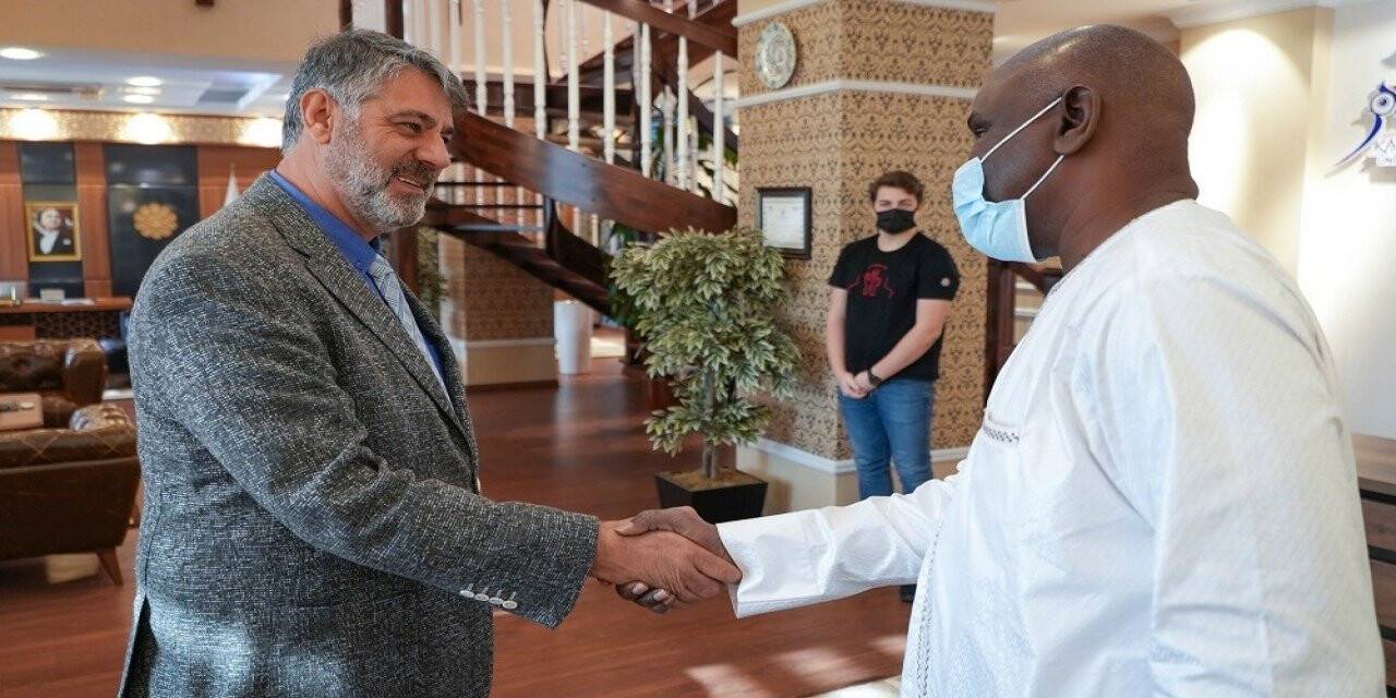 Senegal Heyetinden KBÜ’ye ziyaret