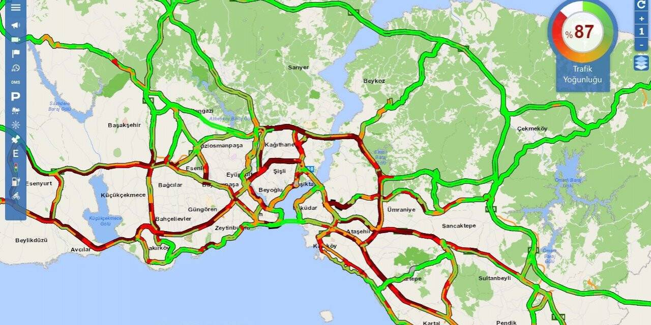 İstanbul’da yağmur trafiği felç etti, yoğunluk yüzde 87 seviyesine ulaştı