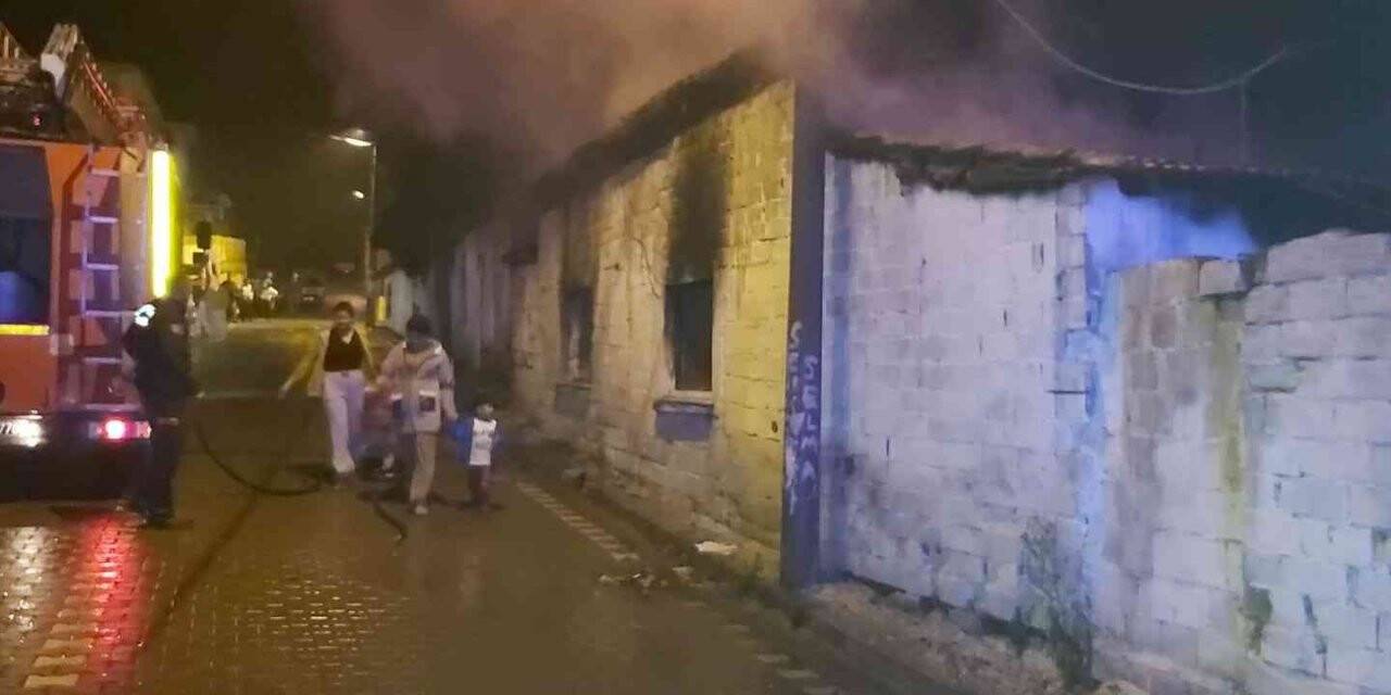Balıkesir’de ev yangını