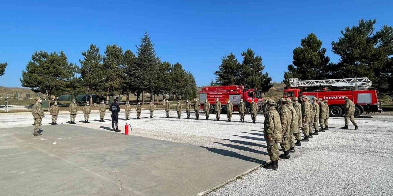 Bozüyük Belediyesi itfaiyesinden askerlere yangın eğitimi