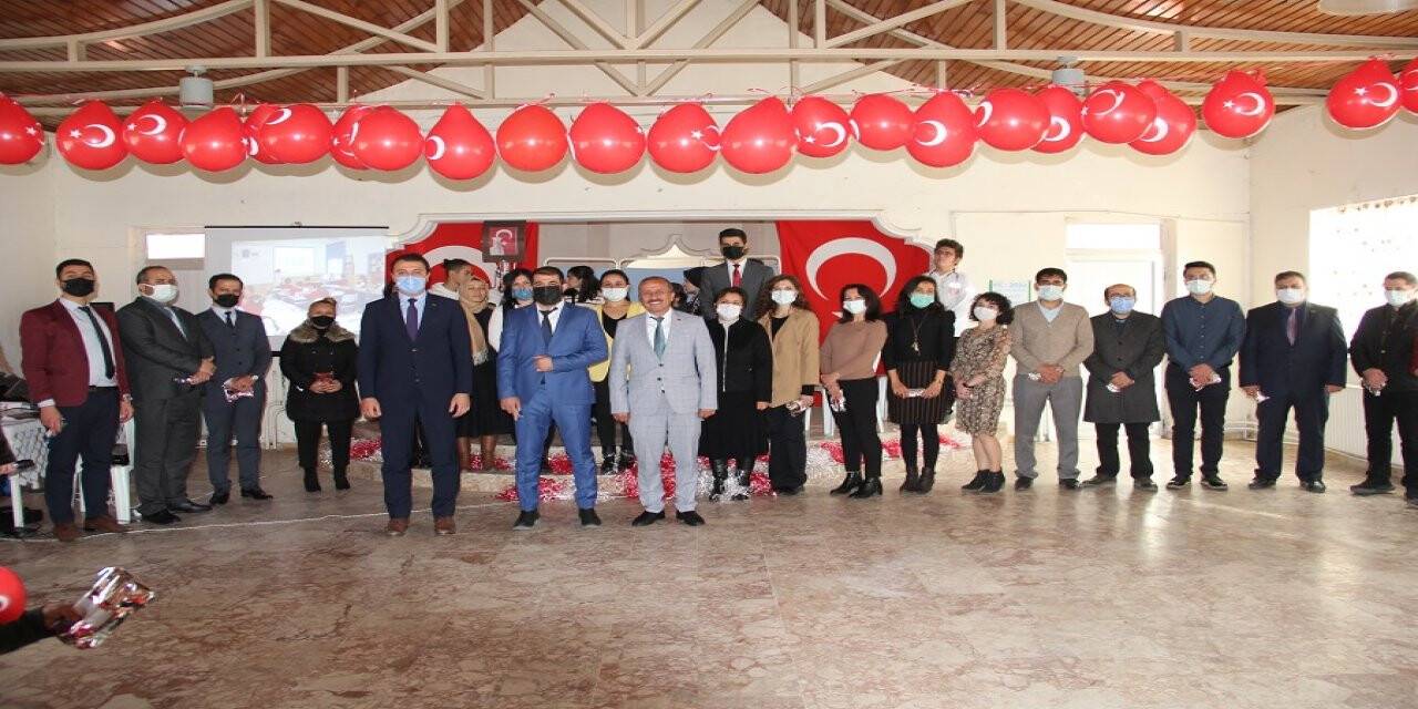 Yalıhüyük'te Öğretmenler Günü kutlandı