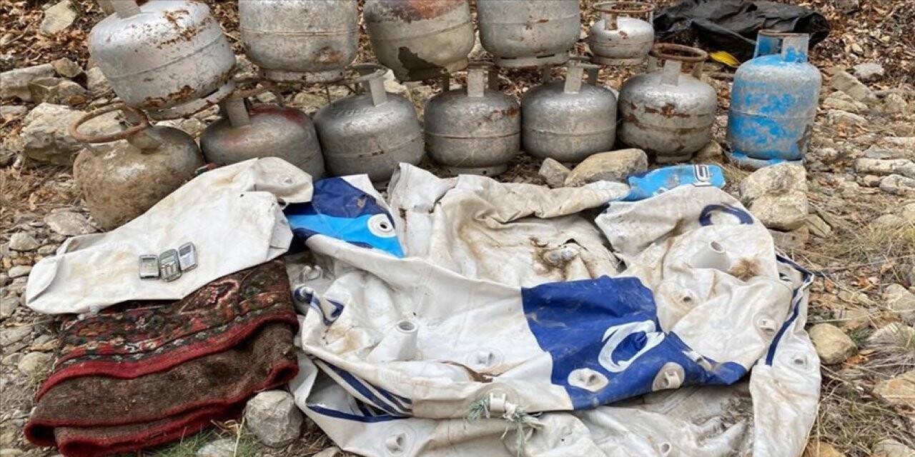 Bingöl'de PKK'lı teröristlerce kullanılan 11 sığınak imha edildi