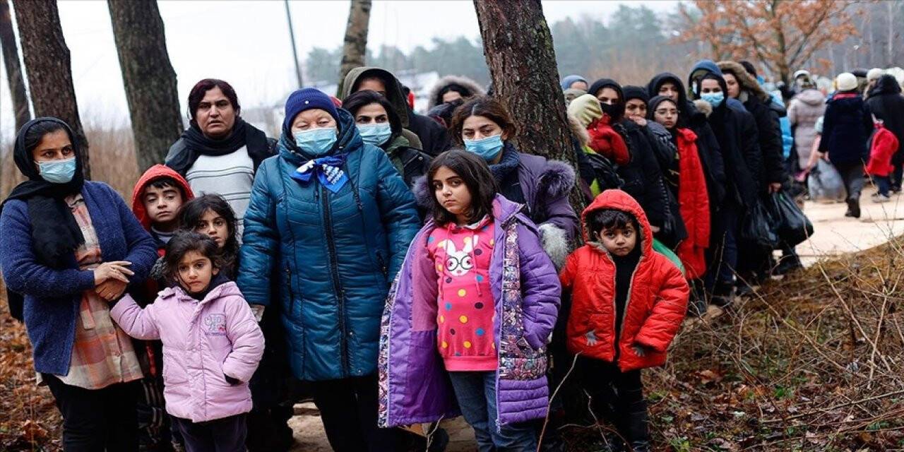 Belarus-Polonya sınırında göçmenler AB topraklarına girmeye çalışıyor