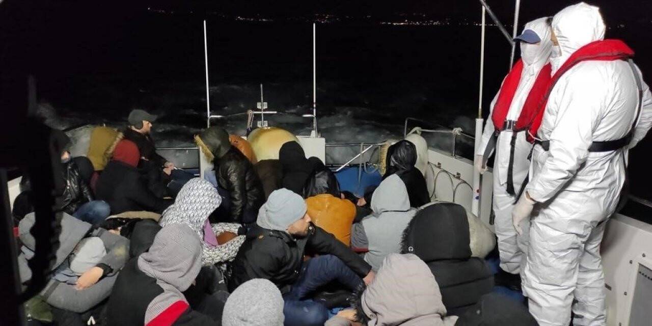 İzmir açıklarında 61 düzensiz göçmen kurtarıldı