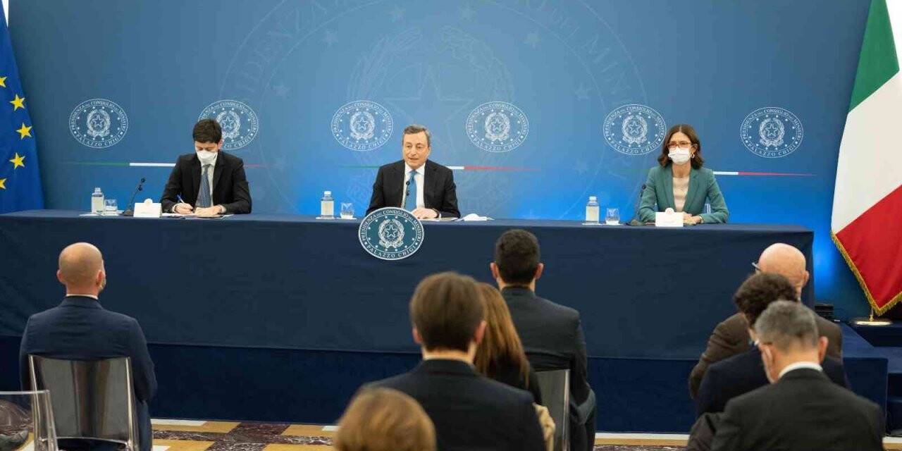 İtalya’da aşı yaptırmayanlara sıkı tedbirler getirildi
