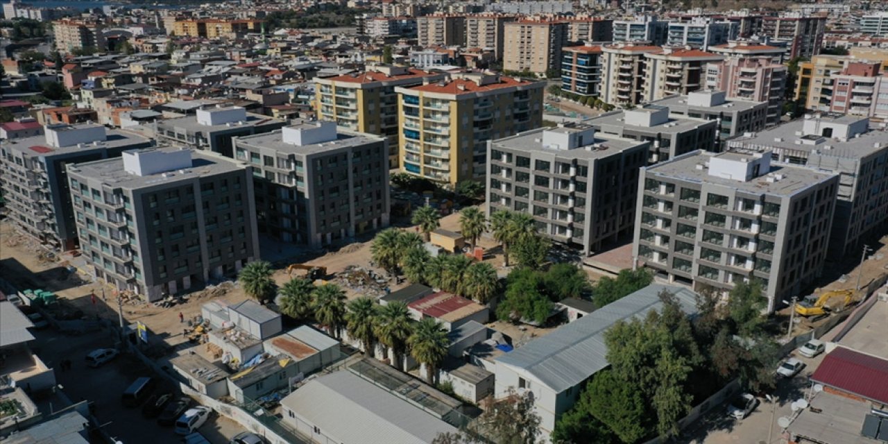 Cumhurbaşkanı Erdoğan yarın 741 ev ve iş yerini İzmir'deki depremzedelere teslim edecek