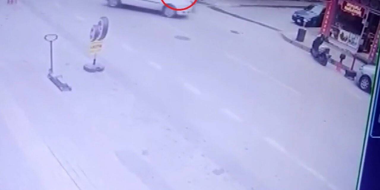 Bursa’da feci motor kazası güvenlik kameralarına yansıdı