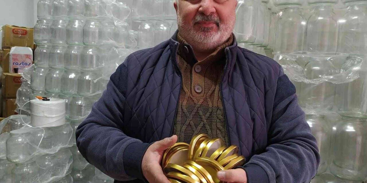 Bu sene ucuz olan kavanoz kapakları elde kaldı