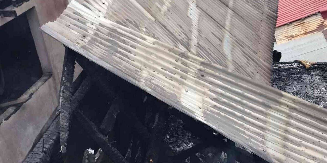 Restaurantın bacasında çıkan yangın korkuttu