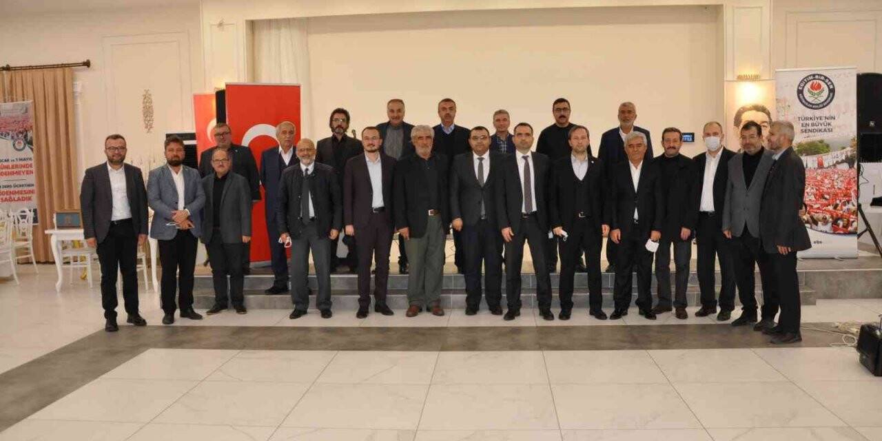 Simav’da öğretmenler yemekte buluştu