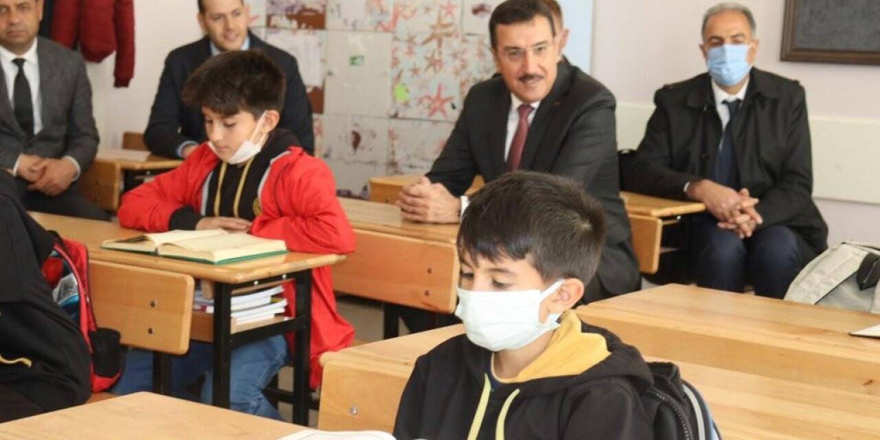 Tüfenkci’den Öğretmenler Günü mesajı
