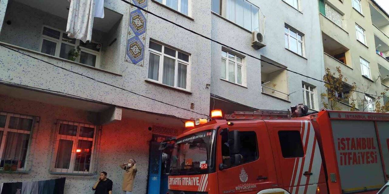 Anne kart almaya gitti, çocuklar evde mahsur kaldı