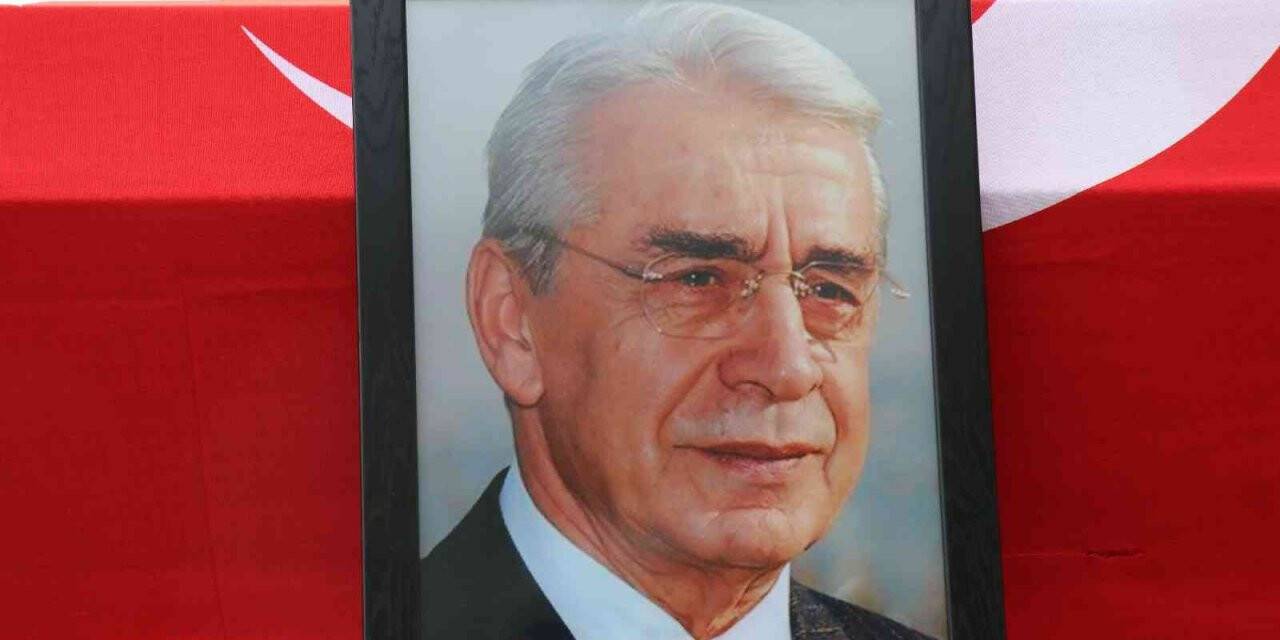 Eski İçişleri Bakanı Güneş son yolculuğuna uğurlandı