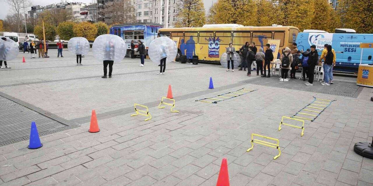 İstanbul Gençlik Oyunları heyecanı Taksim Meydanı’nda