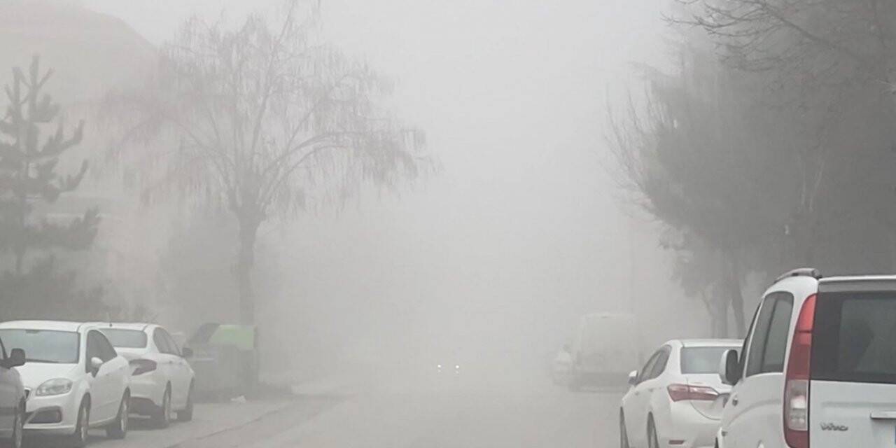 Afyon’da sis etkili oldu