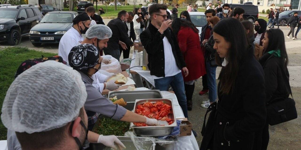 OMÜ İletişim Fakültesi’nde vize öncesi hamsi şenliği
