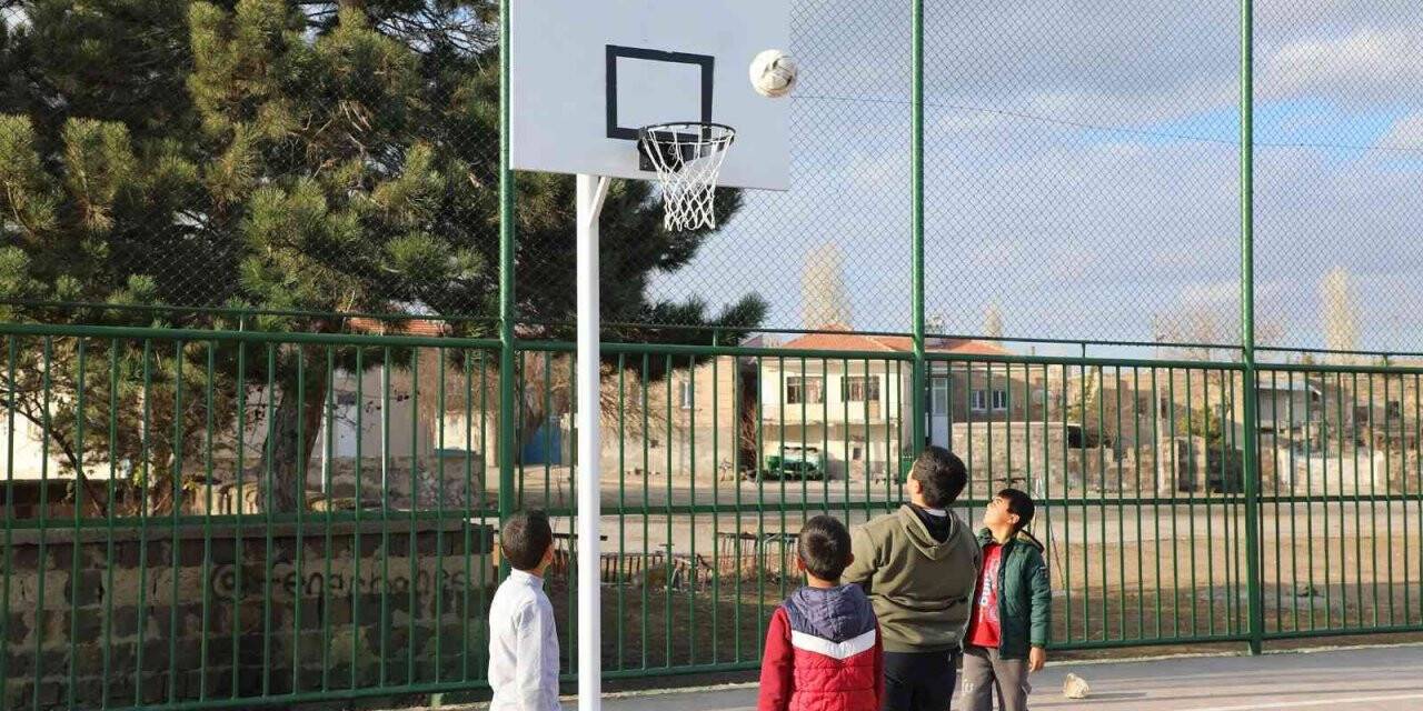 Sakaltutanlılar istedi Başkan Yalçın yaptı