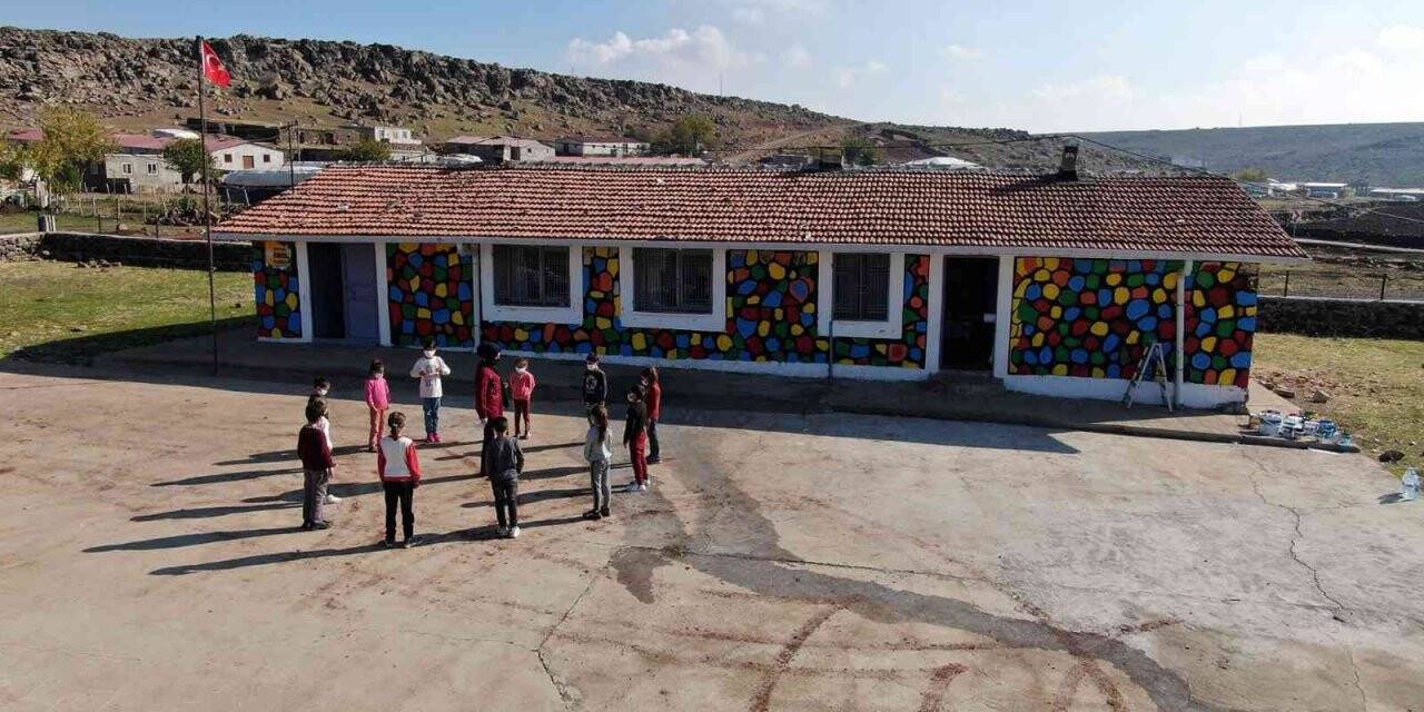 Hayali köy okulunda öğretmen olmaktı, hayalini gerçekleştirdi