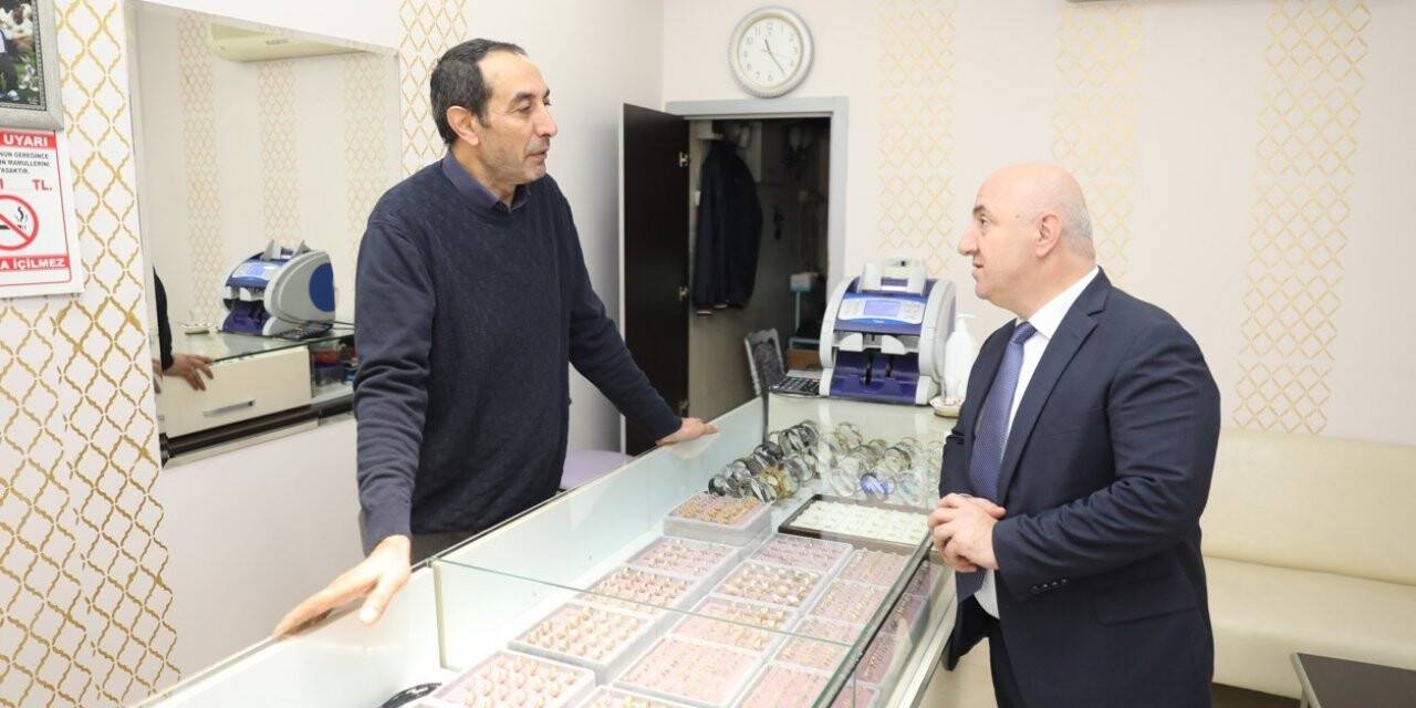 Başkan Bıyık’tan esnaf turu