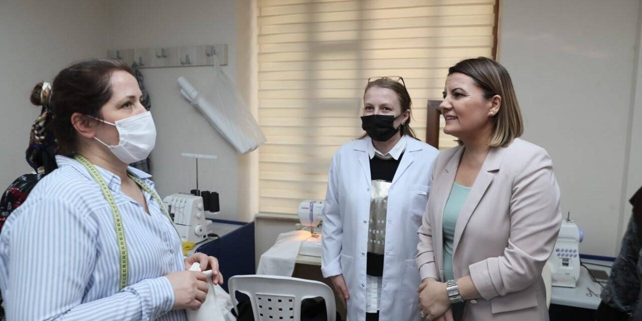 Hürriyet, İZMEK’te üreten kadınlara kolaylıklar diledi