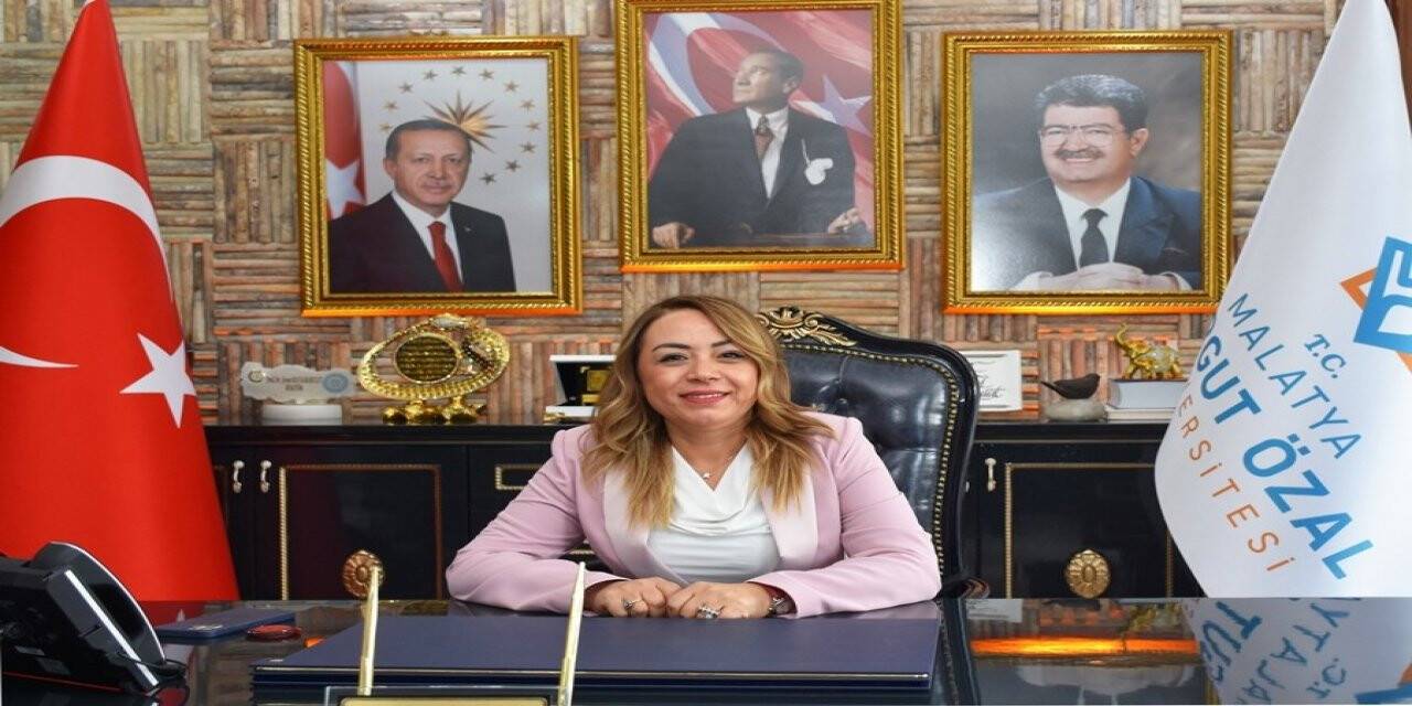 2020’nin en başarılı rektörü Karabulut seçldi