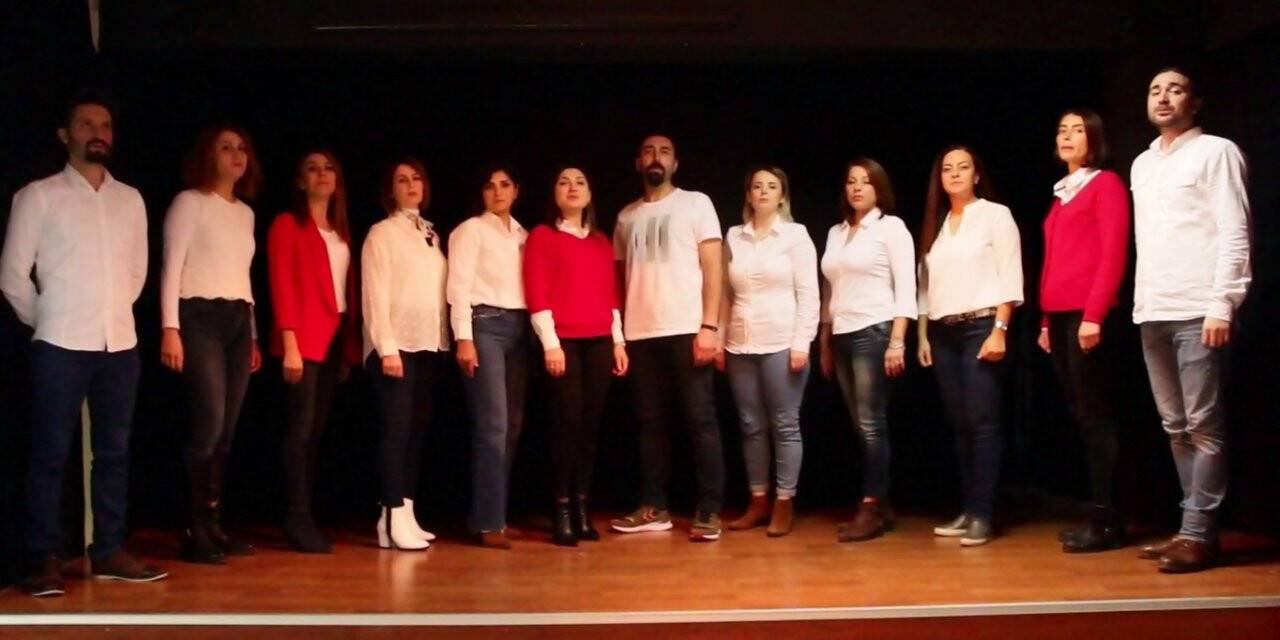 Öğretmenler Günü’nde öğretmenlerden anlamlı şarkı