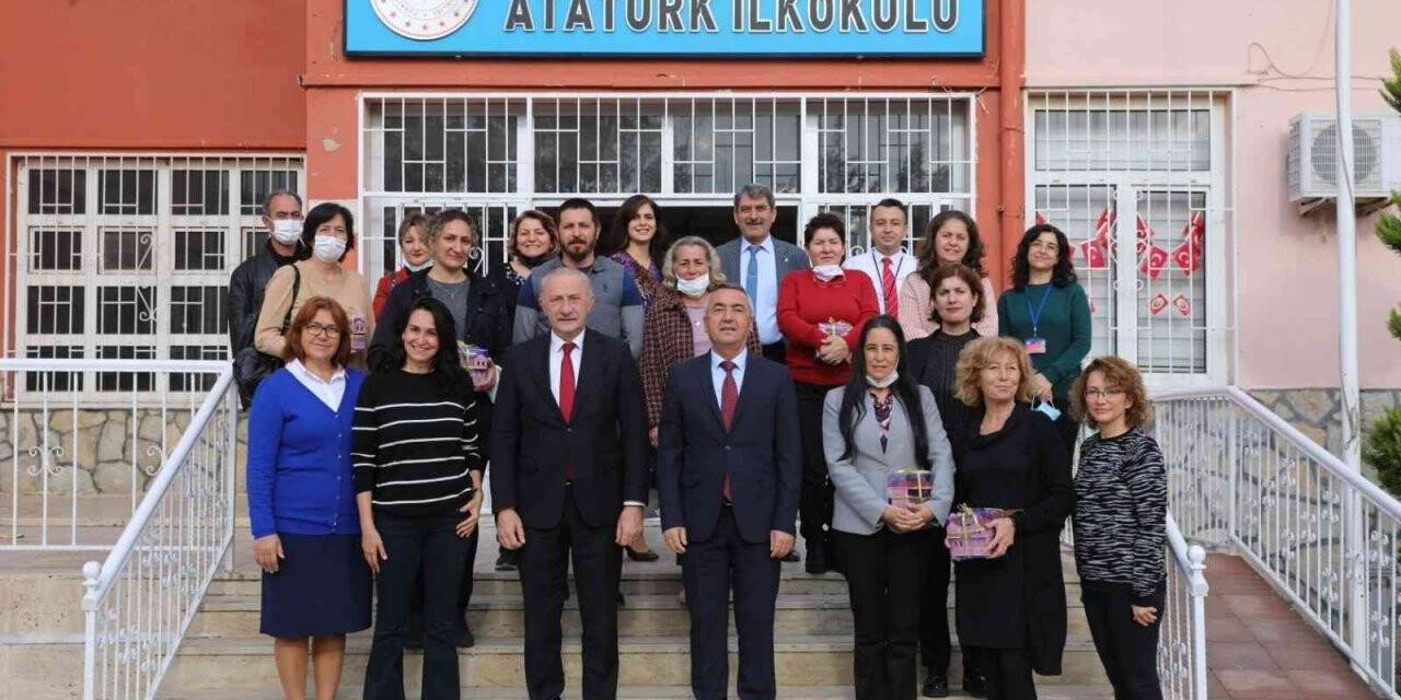 Başkan Atabay öğretmenleri unutmadı