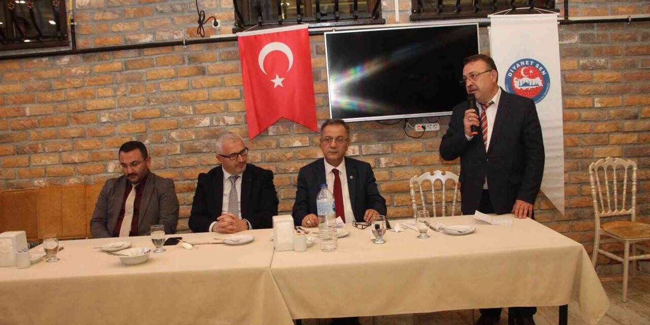 Öğretmenler Günü ve dayanışma yemeğinde bir araya geldiler
