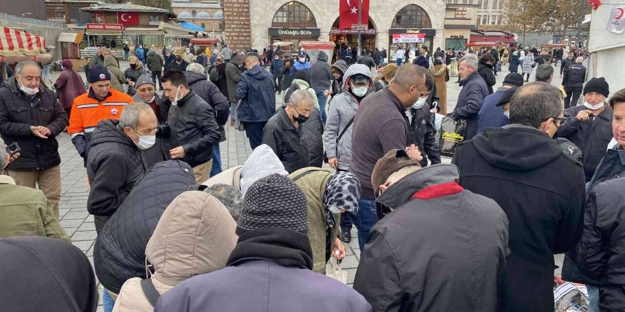 Karabük Tanıtım Günleri’ne davet için altınlı lokum dağıtıldı