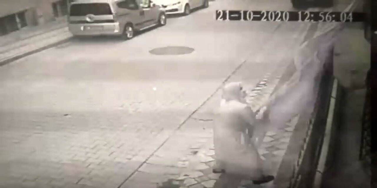 Şehit evinden Türk bayrağını indirmişti, yargılanmasına başlandı