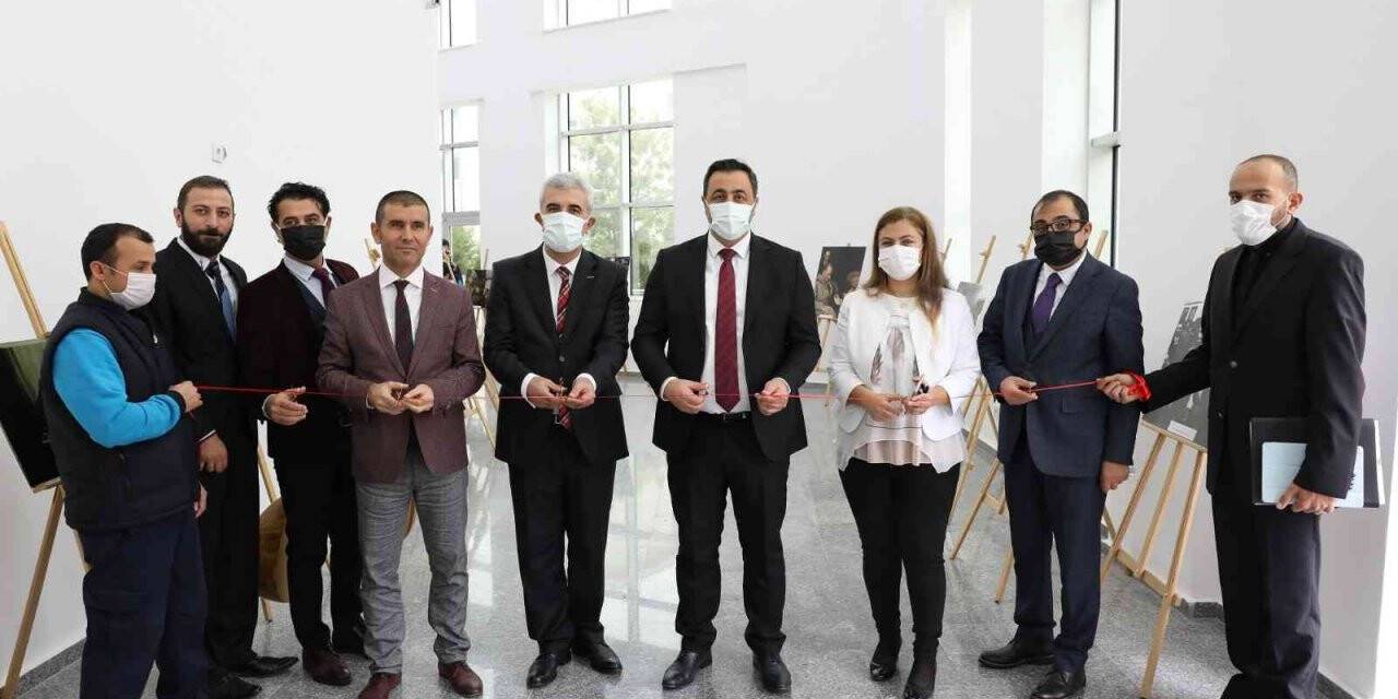 ALKÜ’de şehit öğretmenler anıldı