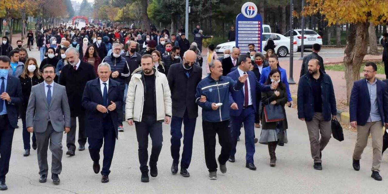 GAÜN’DE Öğretmenler Gününe özel yürüyüş düzenlendi