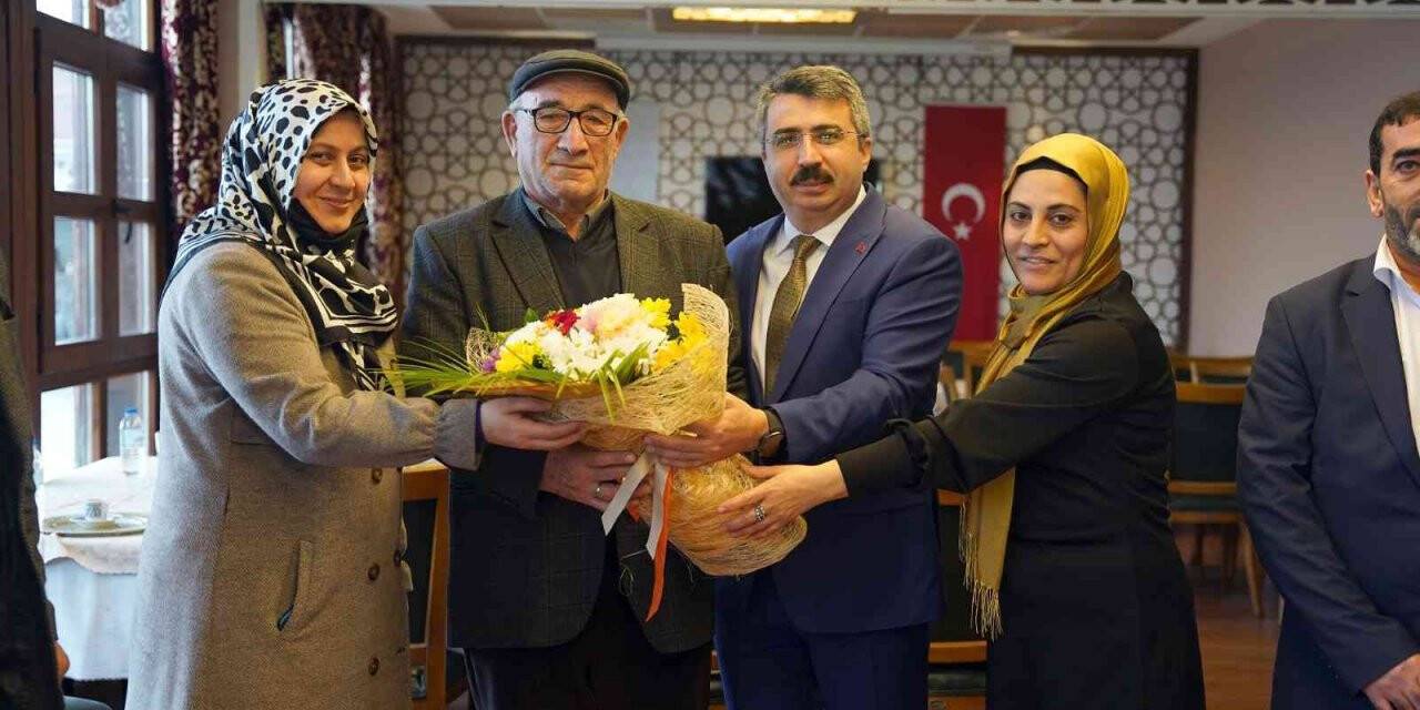 Yılmaz’dan ilkokul öğretmenine sürpriz