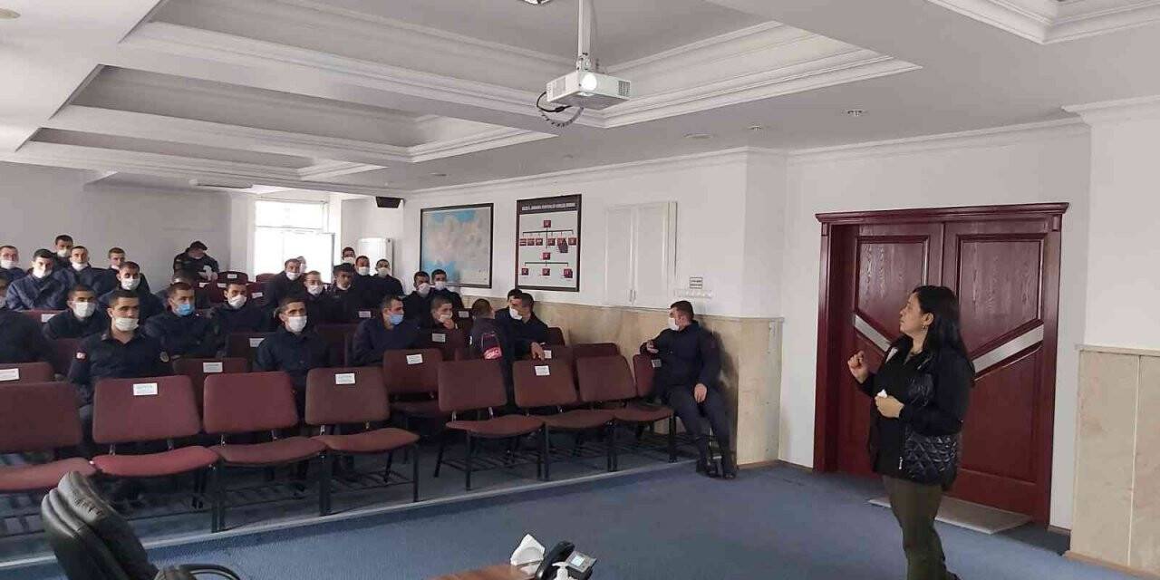 Askerlere kadına yönelik şiddetle mücadele eğitimi verildi