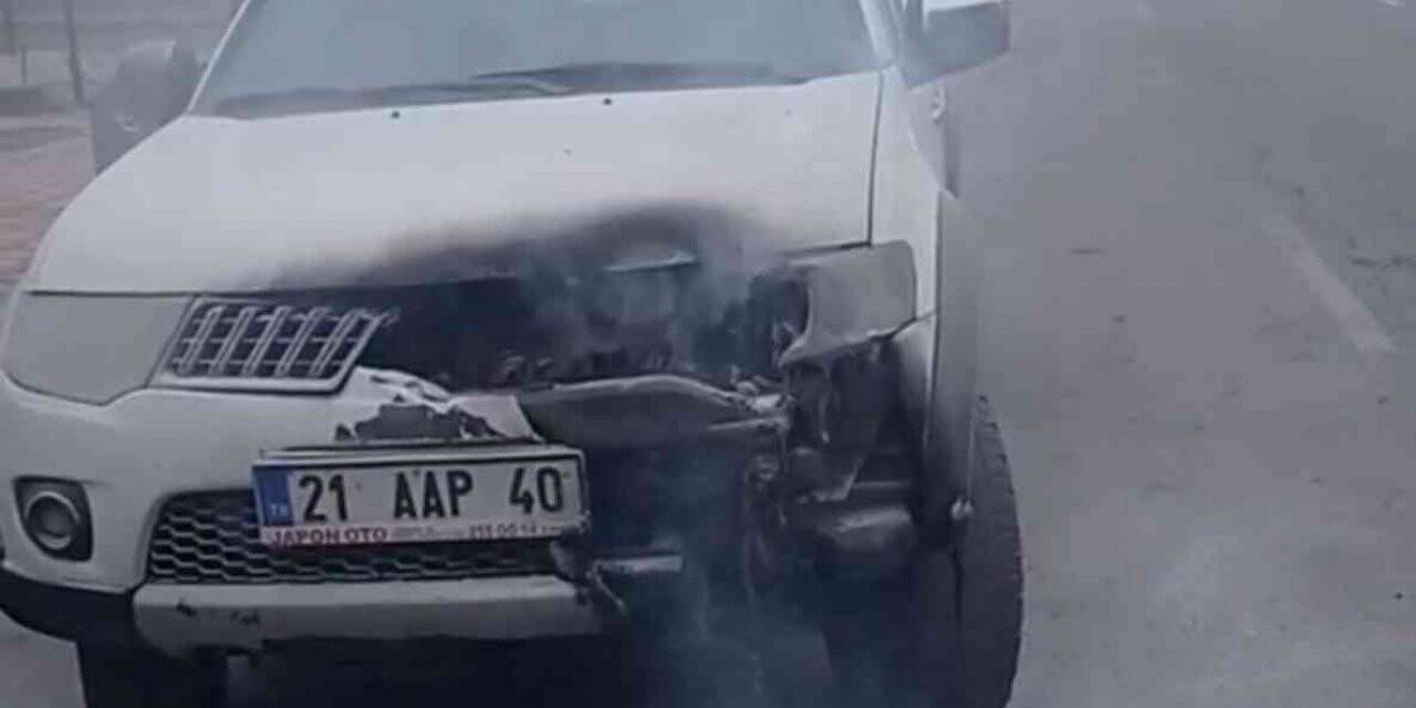 Batman’da seyir halindeki hafif ticari araç alev aldı