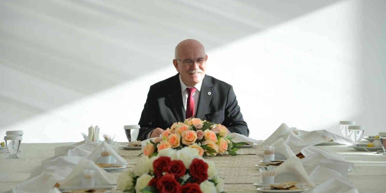Rektör Savaş, özel gereksininmli öğrencilerle buluştu