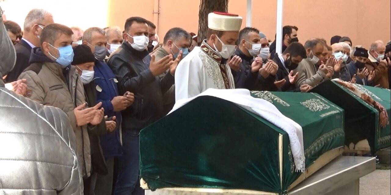 Trafik kazasında hayatını kaybeden karı-koca yan yana toprağa verildi