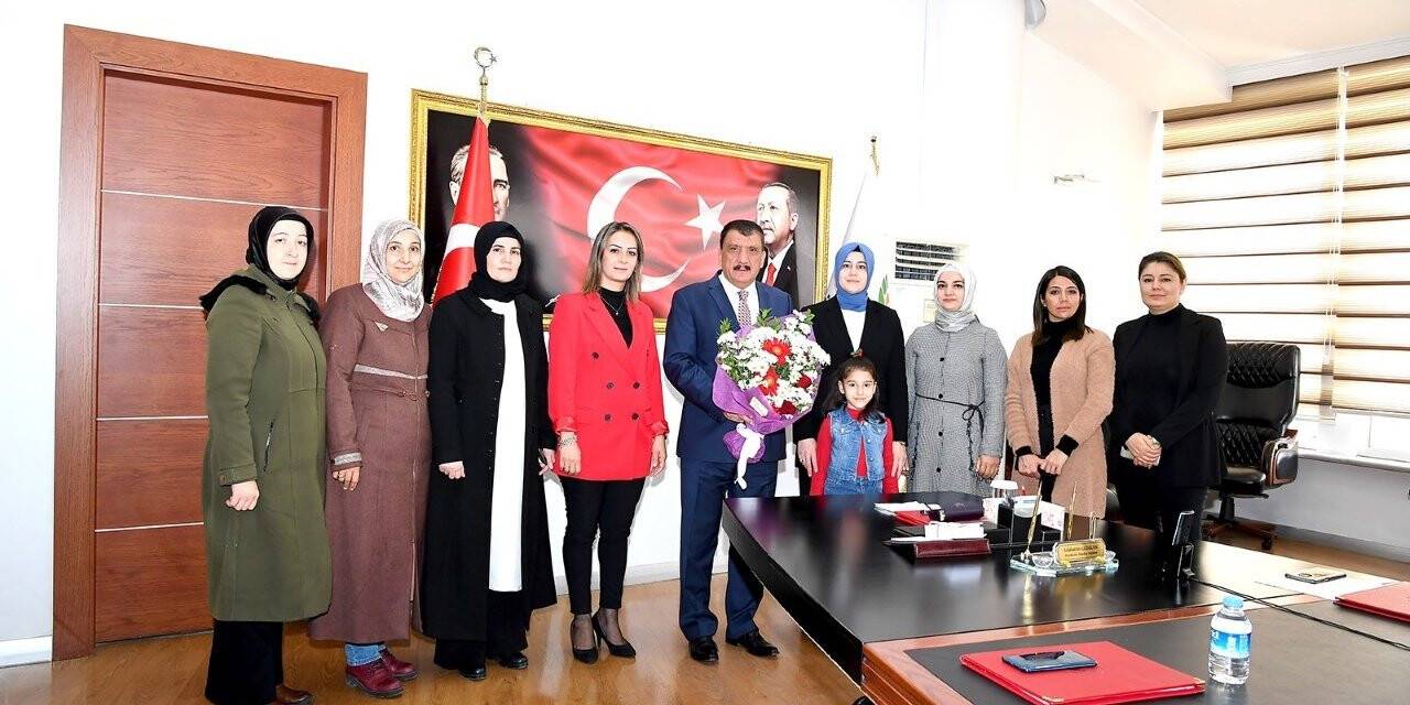 Öğretmenler Günü nedeniyle Başkan Gürkan’a ziyaretler