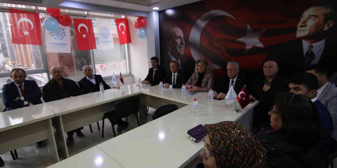 Eski CHP’li Aksoy: "CHP, şirazeden çıkmıştır"