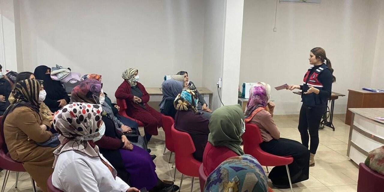 Bingöl’de jandarma personeline ve kadınlara KADES uygulaması tanıtıldı