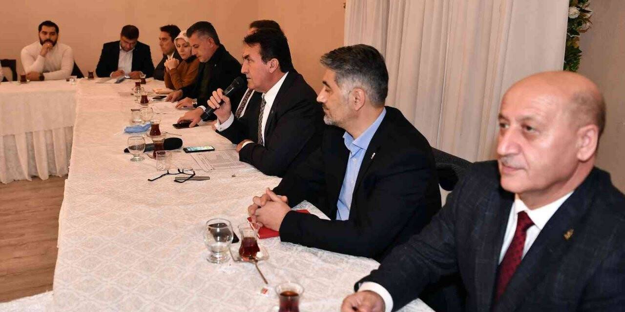 Başkan Dündar, AK Parti teşkilatı ile buluştu