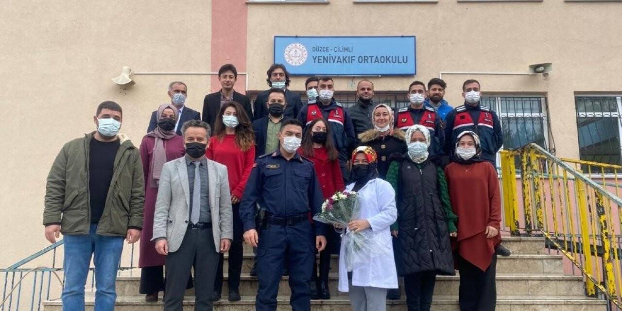 Jandarma ekipleri öğretmenleri unutmadı