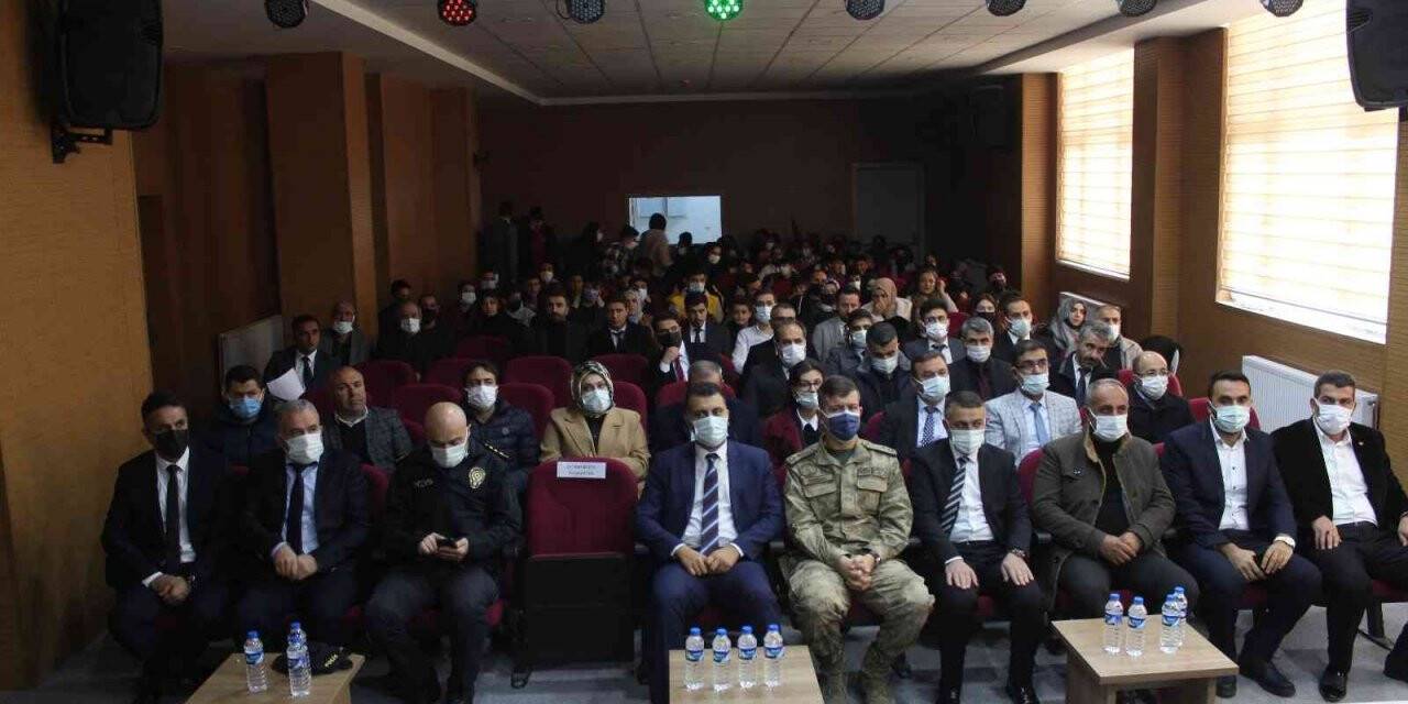 Muradiye’de 24 Kasım Öğretmenler Günü kutlandı