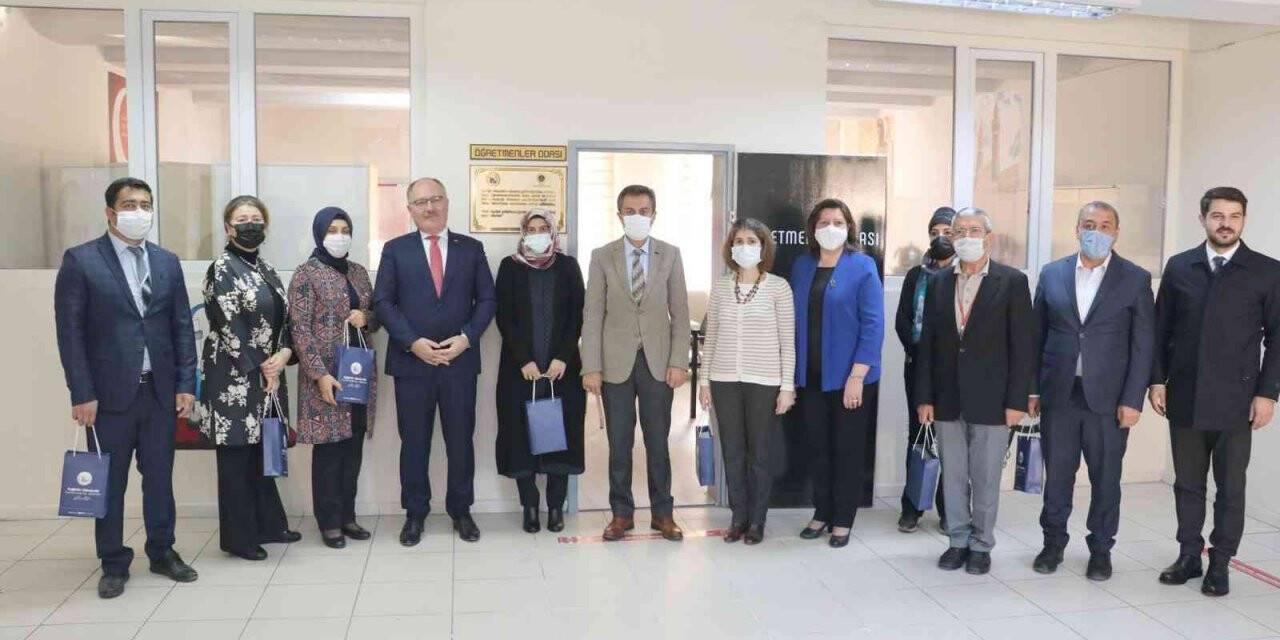 “Herkesin eğitimi sahiplenmesi gerekiyor”