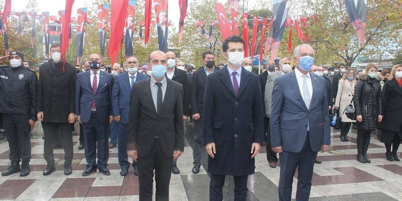 Manyas’ta öğretmenler günü çeşitli etkinliklerle kutlandı