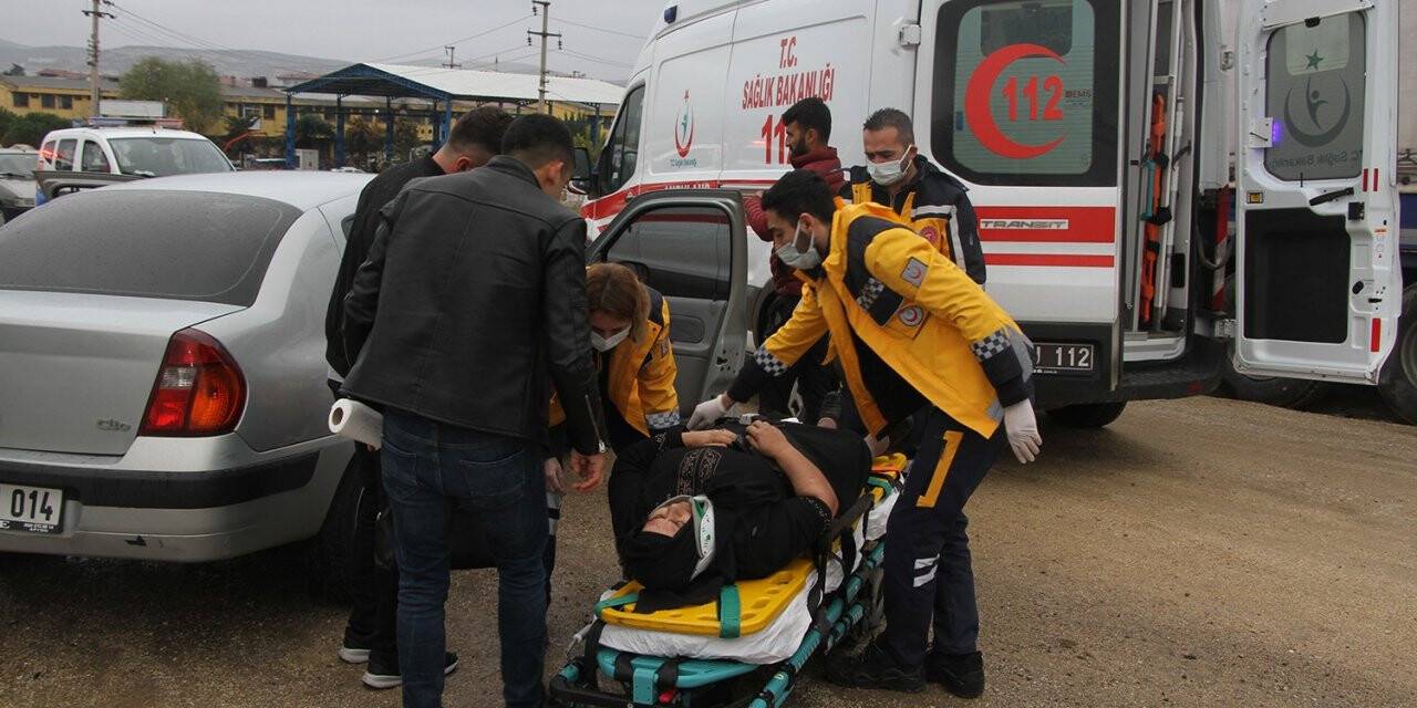 Asker uğurlamaya giden otomobil kaza yaptı: 1 ağır yaralı