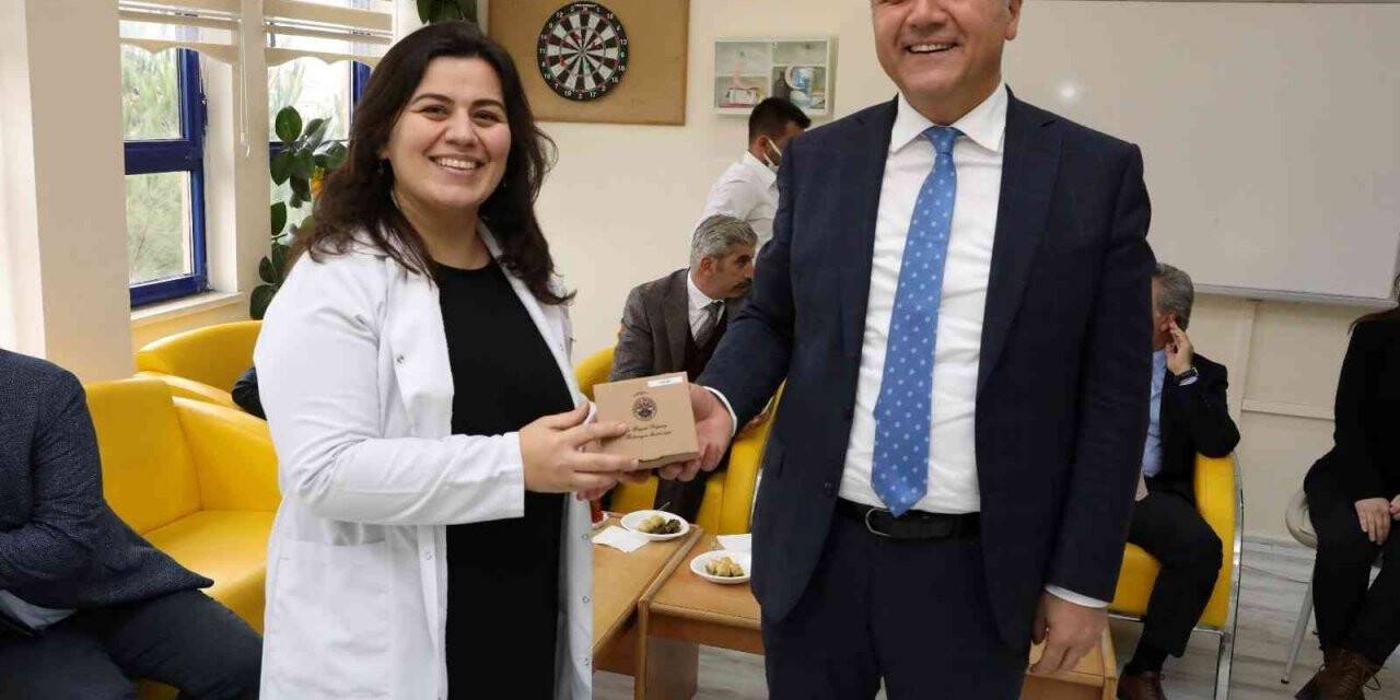 Başkan Üçok: “Öğretmenlerimizle bir gün değil her gün birlikteyiz”